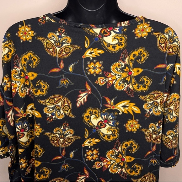 New Small LuLaRoe Black Gold Paisley Print Tee Irma Colorful Stretch Oversized - Picture 9 of 16